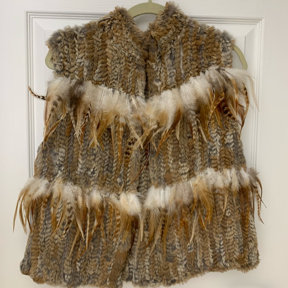 Autunno fur and feathery vest~ perfect for Fall….🍁🍂🍁